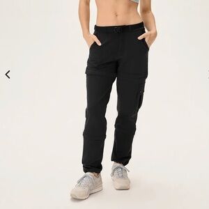 Black Outdoor Voices RecTrek Zip-Off Pants 🖤